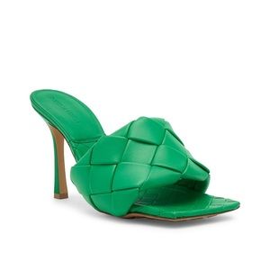 Bottega Veneta
Lido Leather Mules